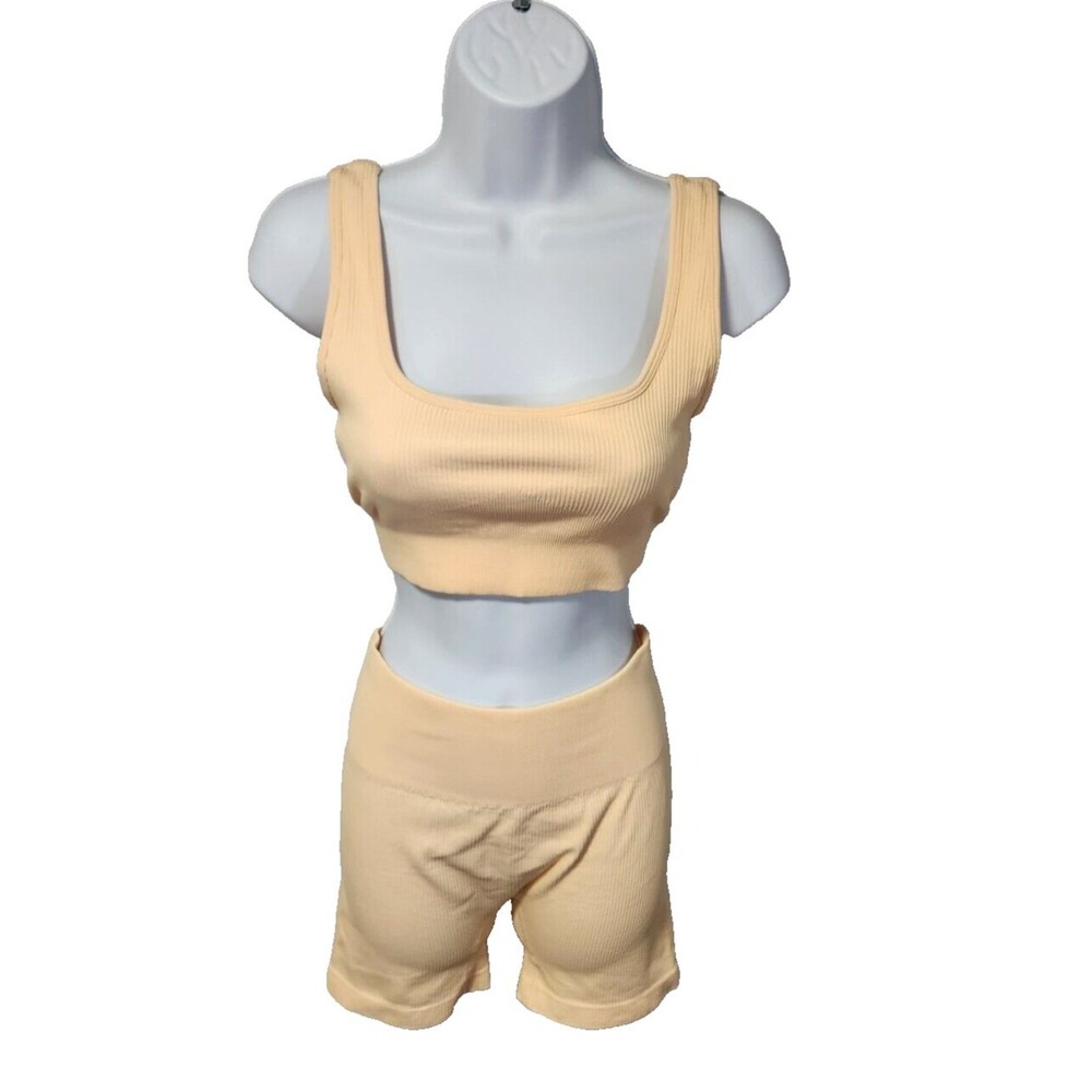 Seamless Women’s Workout Set M – Ribbed Sports Bra & High Waist Shorts NWOT